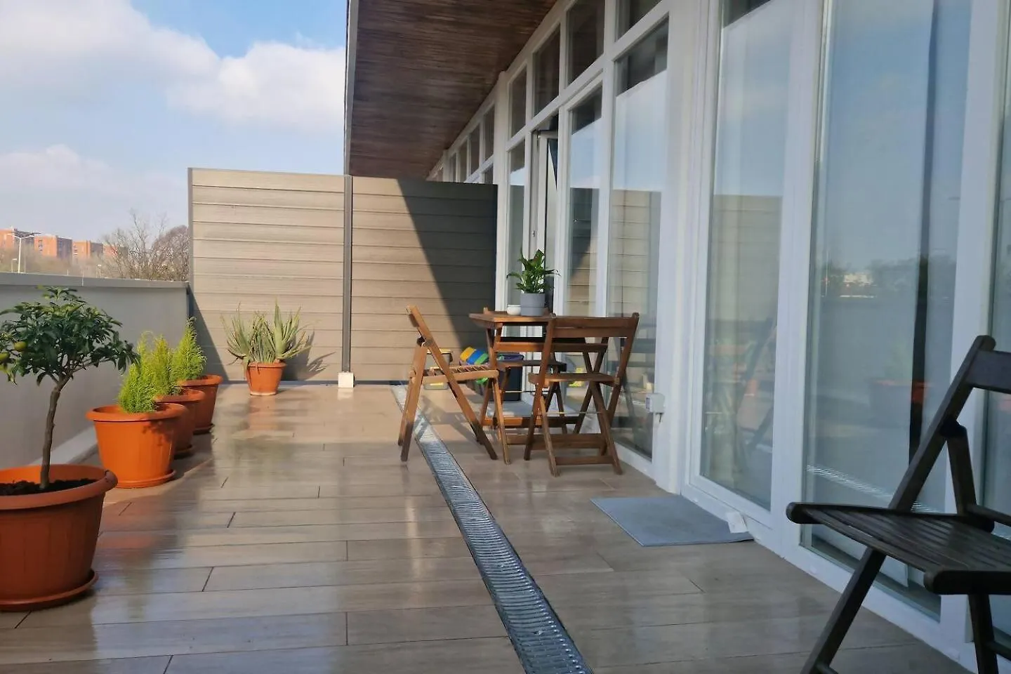 Cozy Flat For Vacation& Business In Famagosta Area Apartment Milan Italy