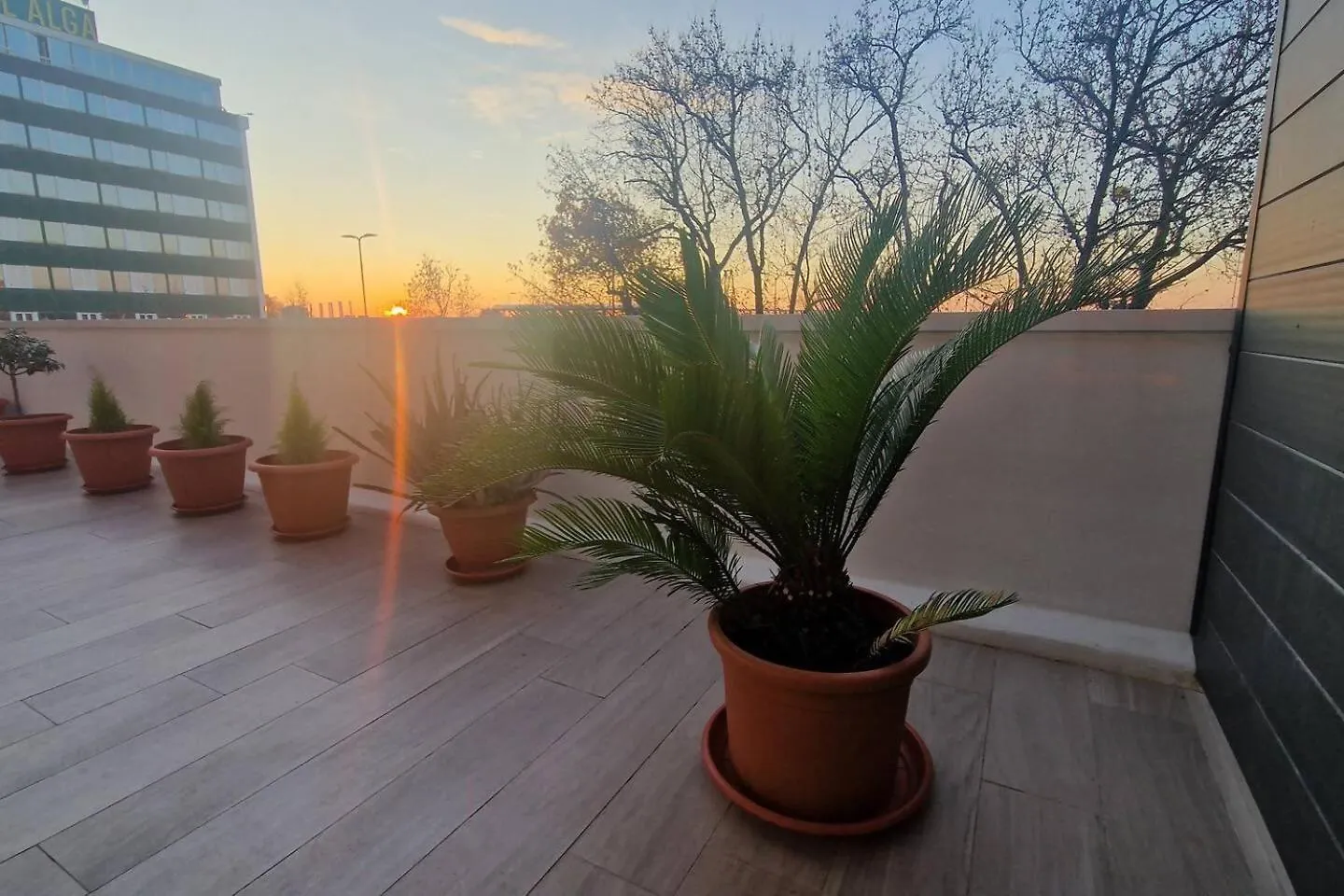Cozy Flat For Vacation& Business In Famagosta Area Apartment Milan