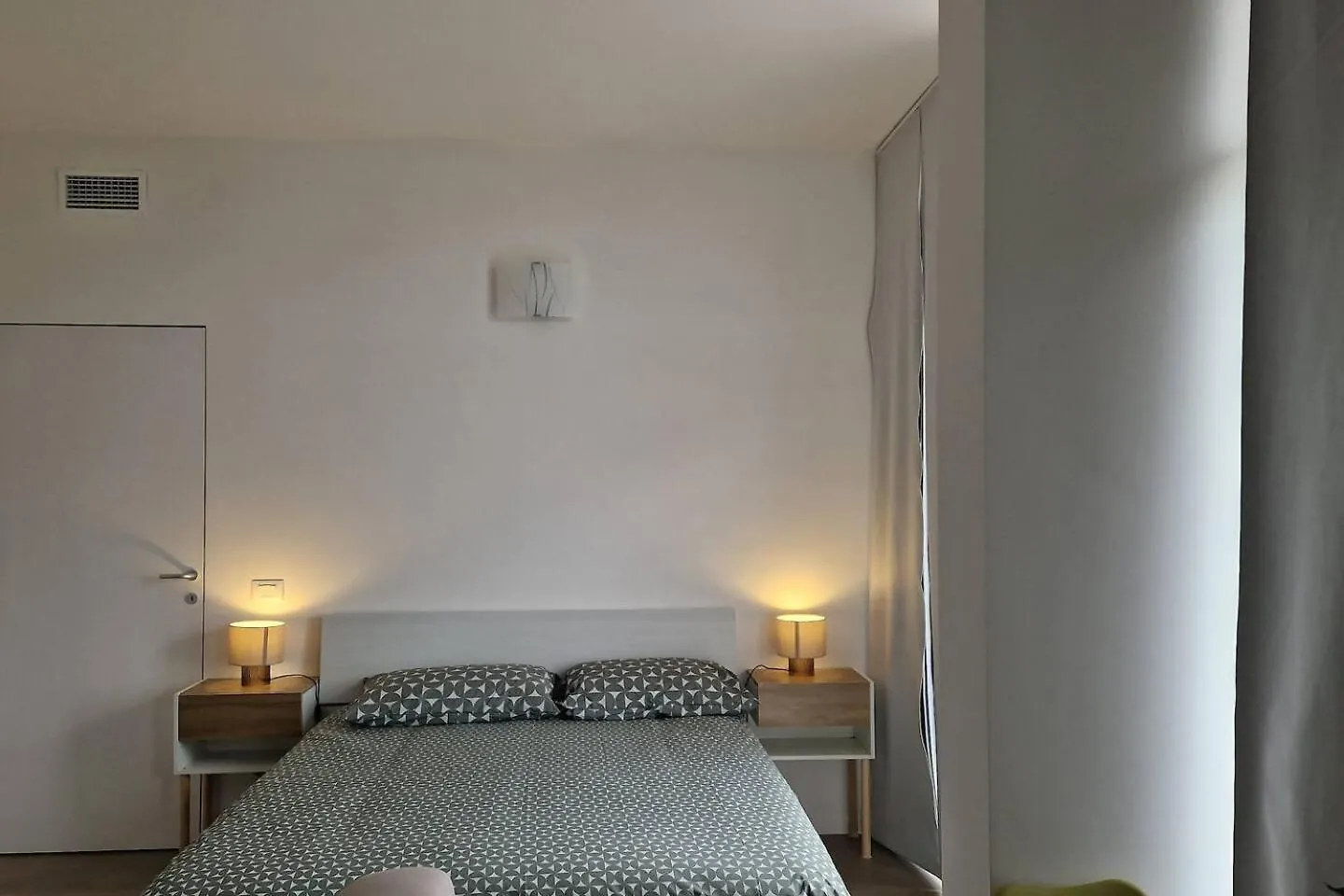Cozy Flat For Vacation& Business In Famagosta Area Apartment Milan