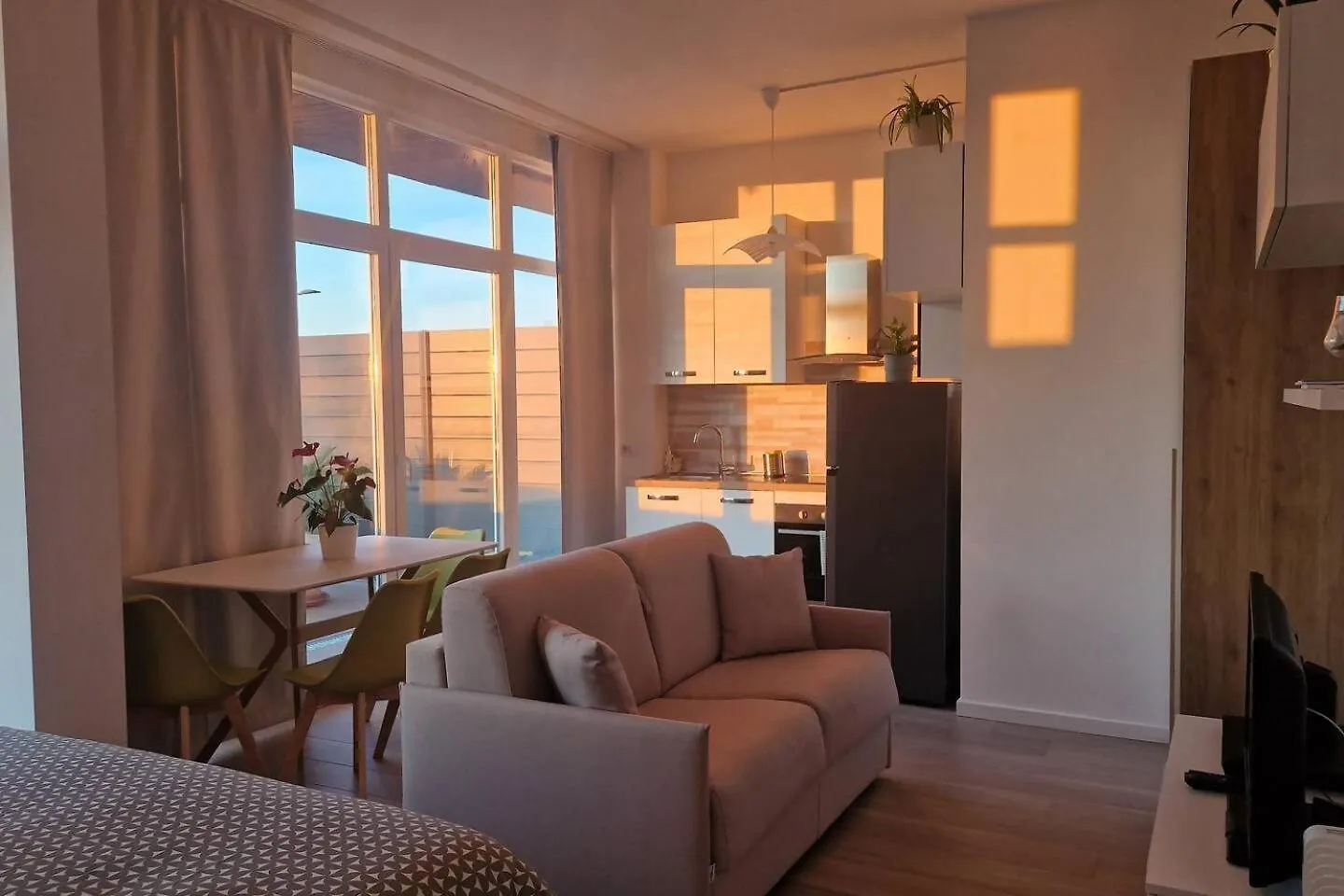 Cozy Flat For Vacation& Business In Famagosta Area Apartment Milan